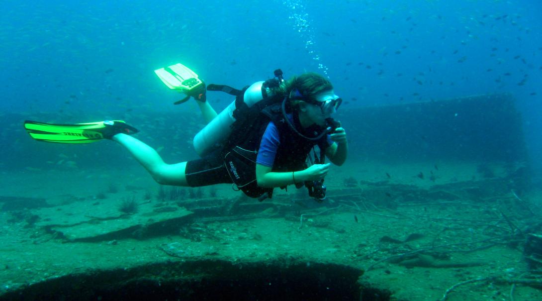 Diver in sea on Thailand volunteer project