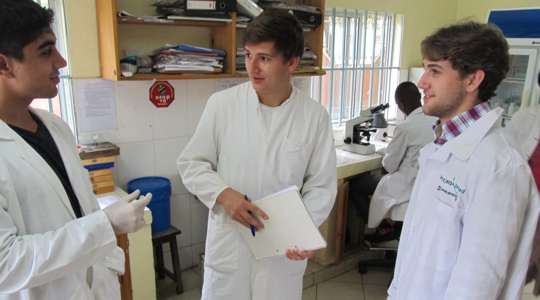 Pre-Med students in Tanzania hospital