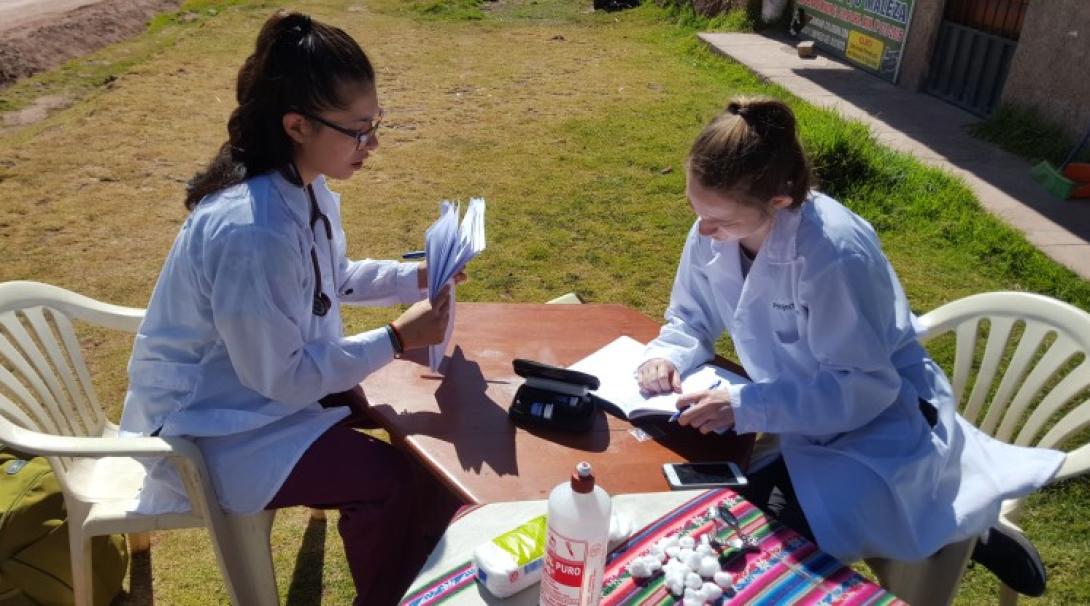 Volunteers learning about Peruvian healthcare and new skills