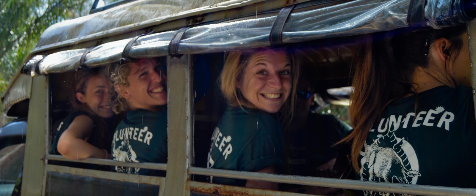 Projects Abroad volunteers on their way to their placement in Thailand.