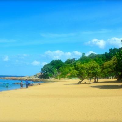 A scenic view of Marble Beach in Sri Lanka where volunteers can spend their free time