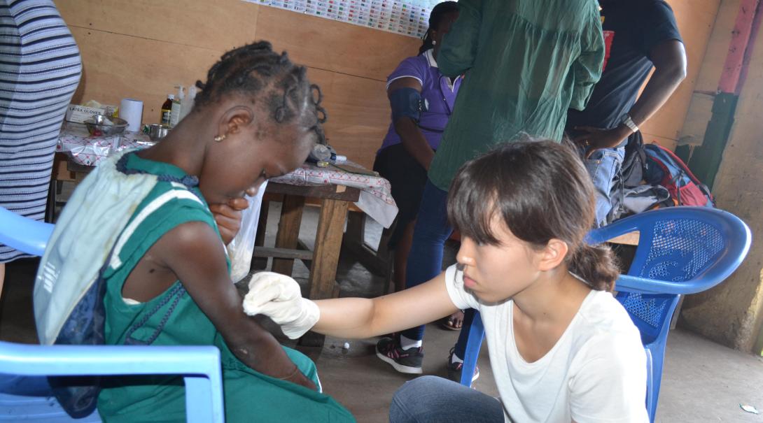 A Projects Abroad volunteers participates in a medical outreach in Ghana during her Public Health internship.