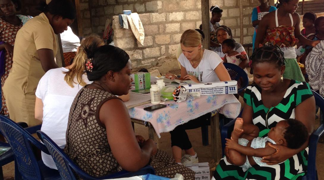 Medicine and midwifery volunteers doing an internship in Ghana take part in a medical outreach organized by Projects Abroad.