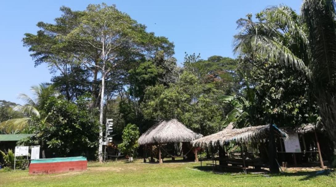 The entrance to the Taricaya lodge