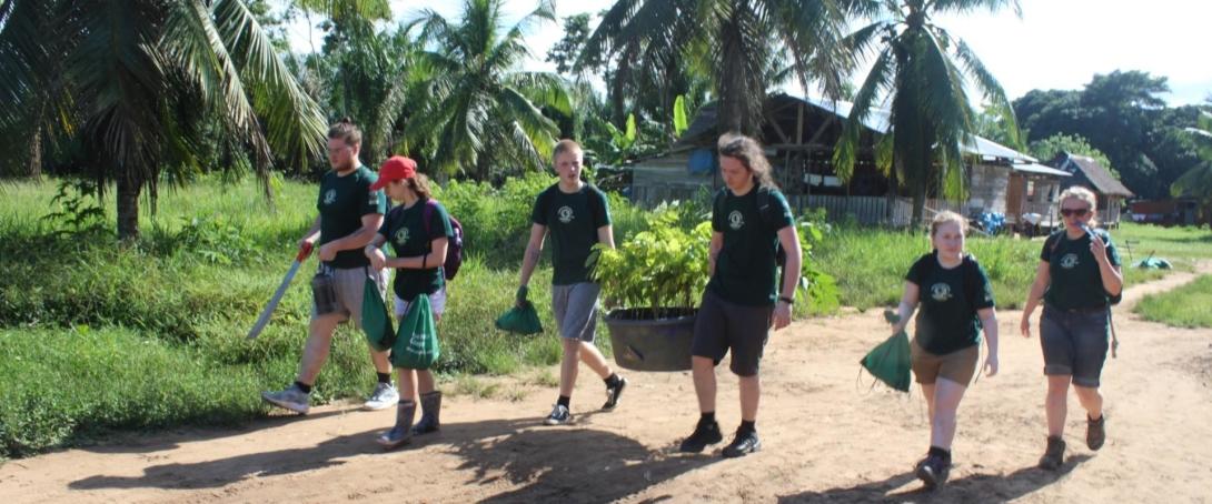 Volunteers at Taricaya