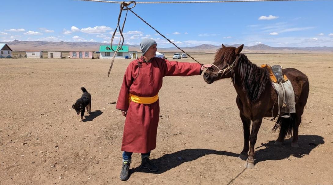 Volunteer with nomads in Mongolia